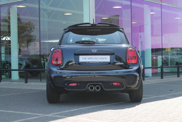 Mini John Cooper Works Hatchback Chili Automaat / Panoramadak / Achteruitrijcamera / Adaptieve LED / Active Cruise Control / Comfort Access / Head-Up / Adaptief onderstel