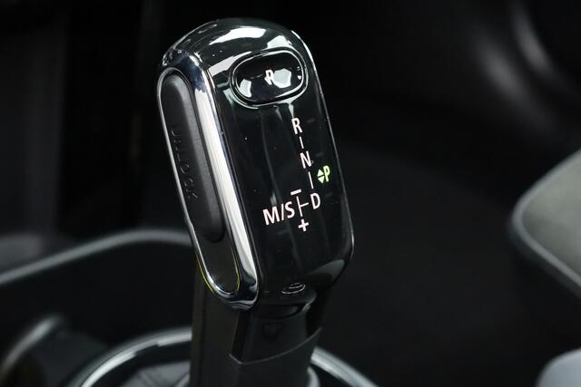 Mini John Cooper Works Mini 2.0 JCW Pack 230pk | Pano | HUD | Harman Kardon | Adapt. Cruise | Stoel- Stuurverw. | Camera