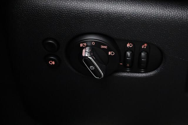 Mini John Cooper Works Mini 2.0 JCW Pack 230pk | Pano | HUD | Harman Kardon | Adapt. Cruise | Stoel- Stuurverw. | Camera