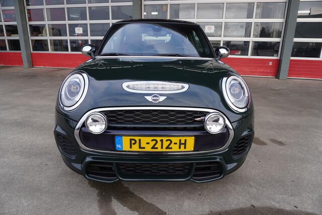 Mini John Cooper Works Mini 2.0 232PK Chili Automaat Nr. V248 | Airco | Adaptive Cruise | Navi | Panorama dak