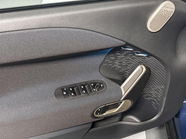 Mini MINI Aceman E Classic 42.5 kWh | Pakket L | Dak in carrosseriekleur