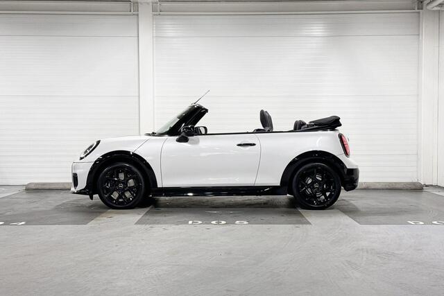 Mini MINI Cabrio C | John Cooper Works Uitvoering | Pakket M | 17" JCW Sprint Spoke Black Jet Black
