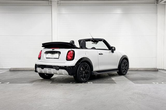 Mini MINI Cabrio C | John Cooper Works Uitvoering | Pakket M | 17" JCW Sprint Spoke Black Jet Black
