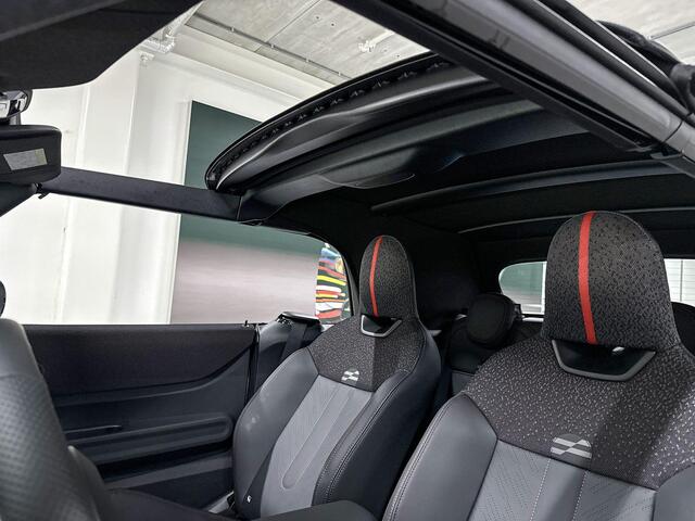 Mini MINI Cabrio C | John Cooper Works Uitvoering | Pakket M | 17" JCW Sprint Spoke Black Jet Black