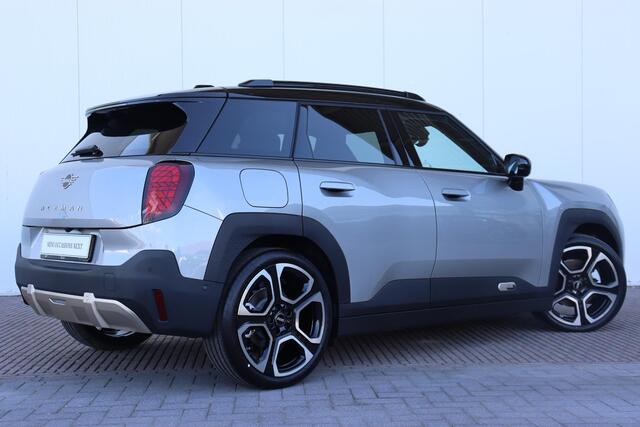 Mini MINI Aceman E Favoured L 42.5 kWh 19" Hexagram Spoke 2-tone/ Stuurwiel verwarming/ Comfort Access/ panoramadak/ Harman Kardon/ Head-Up