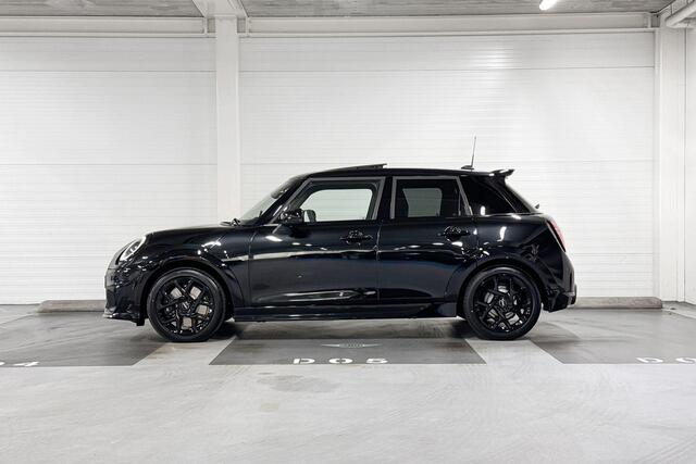 Mini MINI 5-deurs C | John Cooper Works Uitvoering | Pakket M | 17" Sprint Spoke black