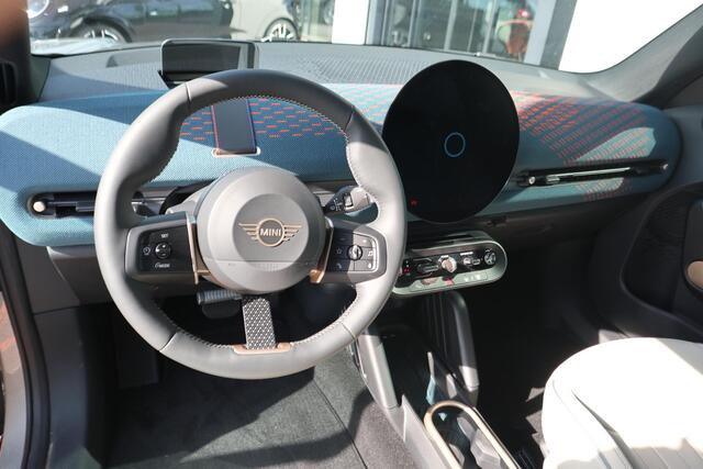 Mini MINI Aceman E Favoured trim | Package M | MINI Month