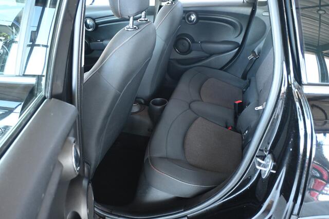 Mini ONE Mini 1.5 Business Airco Cruise control Navigatie Licht metaal Inruil mogelijk