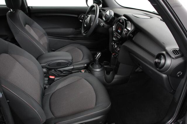 Mini ONE Mini 1.5 Automaat Blackyard | Parkeer sensoren | Airco | Verwarmbare voorstoelen | Lichtmetalen velgen 16" black