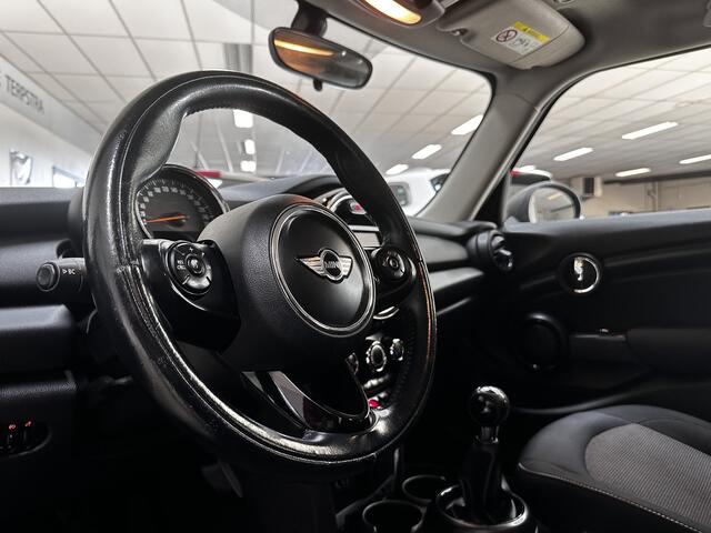 Mini ONE Mini 1.5 D Business /KEYLESS GO! /Navi /Airco /Cruise /Elek. pakket /Bluetooth /Multi. LEDER Stuur /PDC /16"LMV /Dagrijverl. /Isofix /Armsteun.