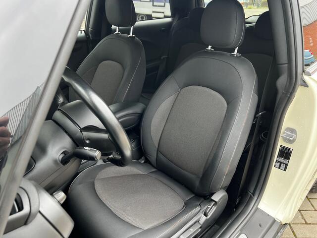 Mini ONE Mini 1.5 Chili Turbo 102 PK / Airco / 16" Black Spoke LM Velgen / Park Sensors / Groot Scherm / WW Glas
