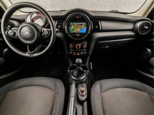 Mini ONE 1.5 One Sport (NAVIGATIE, 5 DEURS, GETINT GLAS, LM VELGEN, SPORTSTOELEN, CRUISE, NIEUWE APK, NIEUWSTAAT)