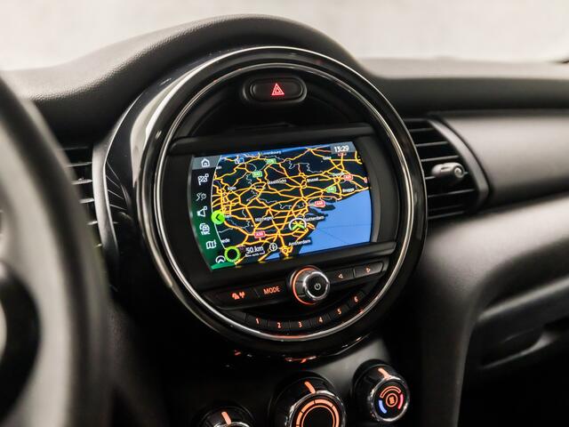 Mini ONE 1.5 One Sport (NAVIGATIE, 5 DEURS, GETINT GLAS, LM VELGEN, SPORTSTOELEN, CRUISE, NIEUWE APK, NIEUWSTAAT)