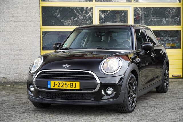Mini ONE Mini 1.5 5deurs Business Edition BJ2020 Lmv 16" | Led | Pdc | Dashboard verlichting | Airco | Navi | Cruise control | Sportstoelen | Verwarmde voorstoelen | Getint glas