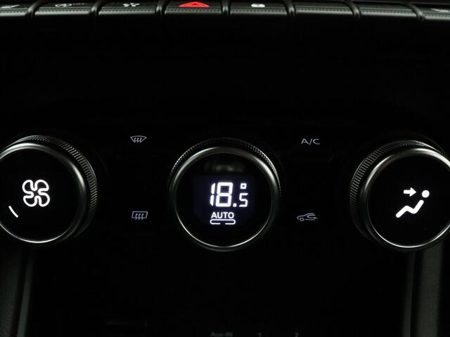 Mitsubishi ASX 140pk DI-T First Edition Camera | Adapt. cruise | Parkeersens. v+a | Stoel-/stuurverw.