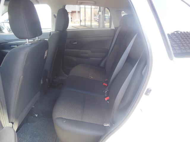 Mitsubishi ASX 1.6 Cleartec Life Staat in De Krim