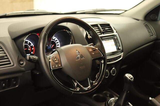 Mitsubishi ASX 1.6 Cleartec Intense CRUISE CONTROL - CLIMATE CONTROL - ELEKTRISCHE RAMEN VOOR + ACHTER - BLUETOOTH TELEFOONVOORBEREIDING - ELEKTRISCHE SPIEGELS - CAMERA - LICHTMETALEN VELGEN 18 INCH - STOELVERWARMING