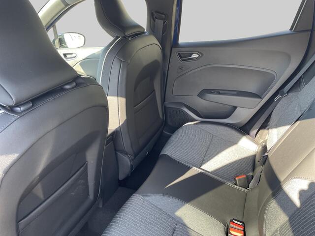 Mitsubishi COLT 1.6 HEV Intense+ Van ¤ 31.095,- voor ¤ 28.530,-