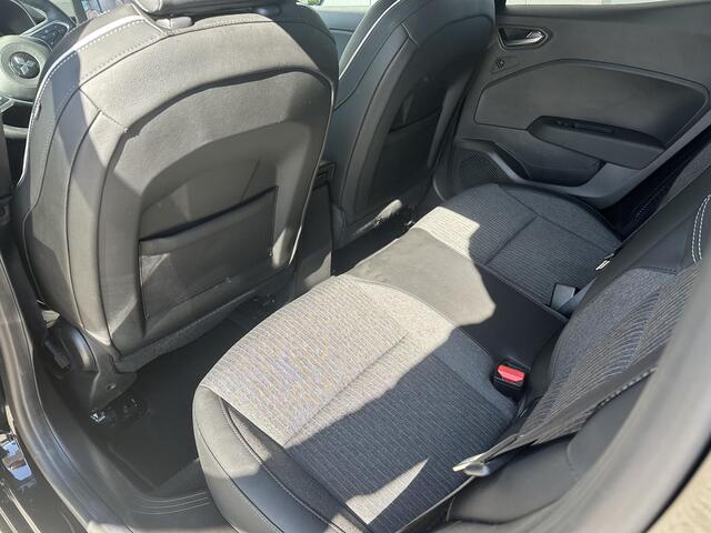 Mitsubishi COLT 1.6 HEV Instyle | Stoelverwarming | 360 camera | Cruise Control | Airconditioning |