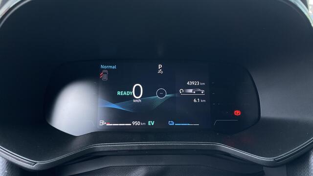 Mitsubishi COLT 1.6 HEV First Edition