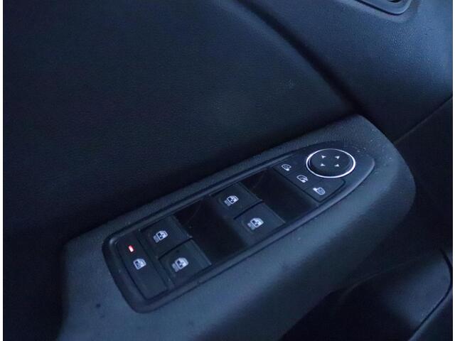 Mitsubishi COLT 1.6 HEV First Edition Clima/Navi/Stoelverwarming