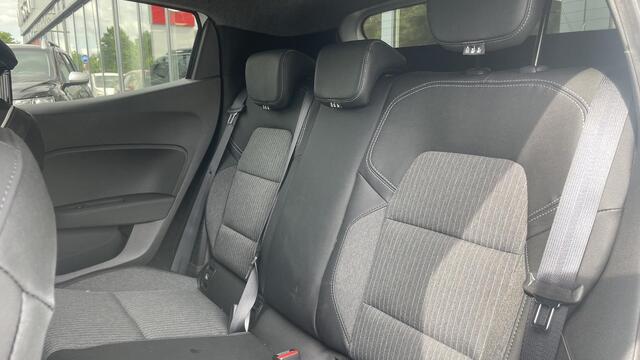 Mitsubishi COLT 1.6 HEV First Edition