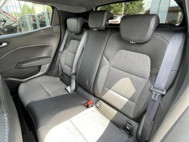 Mitsubishi COLT 1.6 HEV First Edition