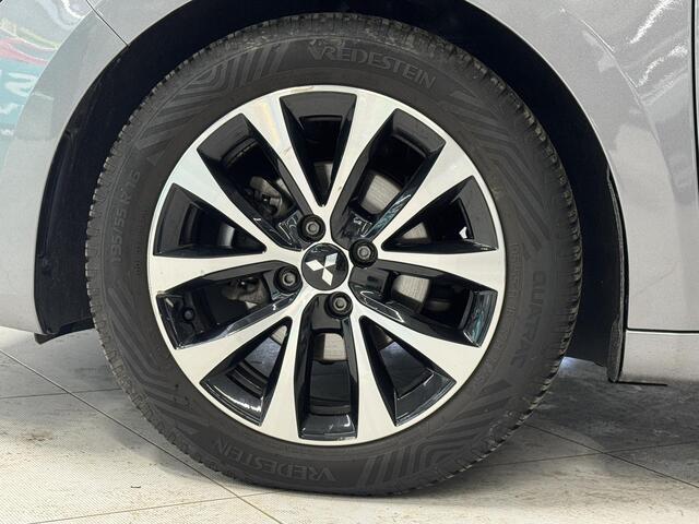 Mitsubishi COLT 1.0T MT Intense | Clima | Camera | Apple Carplay/Android Auto