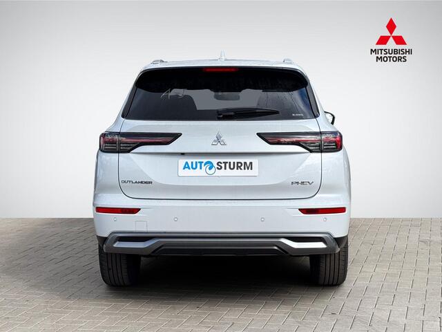 Mitsubishi OUTLANDER 2.4 PHEV First Edition