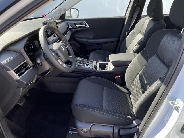 Mitsubishi OUTLANDER 2.4 PHEV Pure / Nieuw Model 2025 / ¤1000,- Early Buyer Bonus / Elektrische Range 86 KM WLTP / 1600KG Trekgewicht / 8 Jaar Fabrieksgarantie