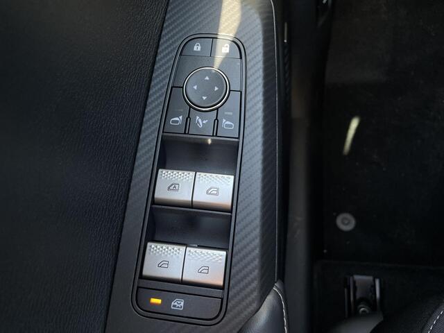 Mitsubishi OUTLANDER 2.4 PHEV Pure / Nieuw Model 2025 / ¤1000,- Early Buyer Bonus / Elektrische Range 86 KM WLTP / 1600KG Trekgewicht / 8 Jaar Fabrieksgarantie