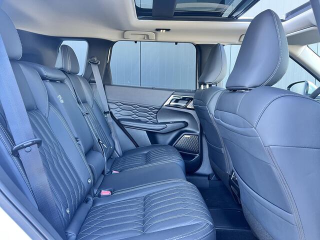 Mitsubishi OUTLANDER 2.4 PHEV Instyle