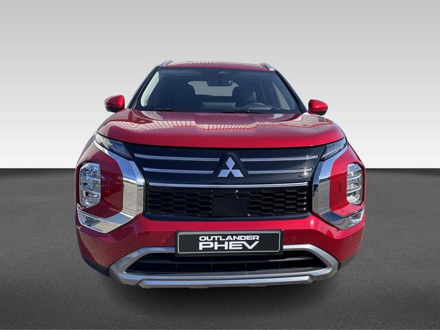 Mitsubishi OUTLANDER 2.4 PHEV First Edition Van ¤ 58.395,- voor ¤ 56.330,-