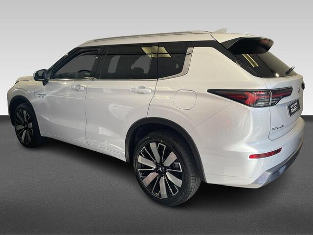 Mitsubishi OUTLANDER 2.4 PHEV Instyle Van ¤ 62.395,- voor ¤ 60.330,-