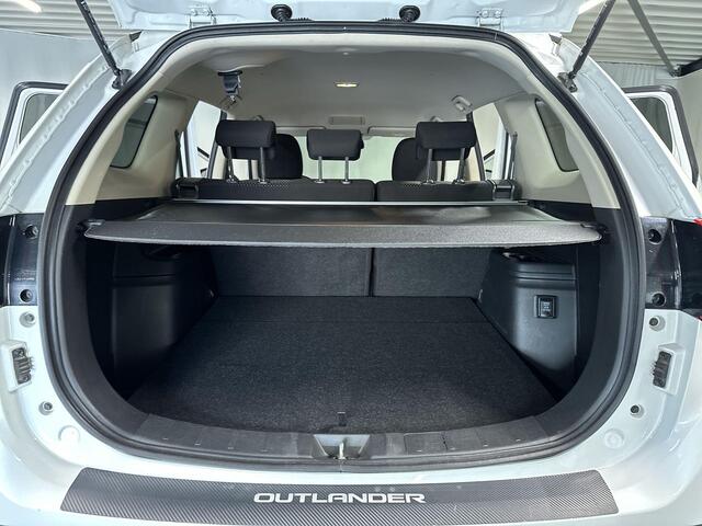 Mitsubishi OUTLANDER 2.0 Connect Pro Automaat | Navi