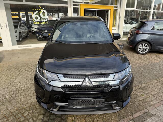 Mitsubishi OUTLANDER 2.4 PHEV Instyle NAVIGATIE CAMARA AIRCO ECC TREKHAAK LICHTM.VELGEN PARKERSENSOREN