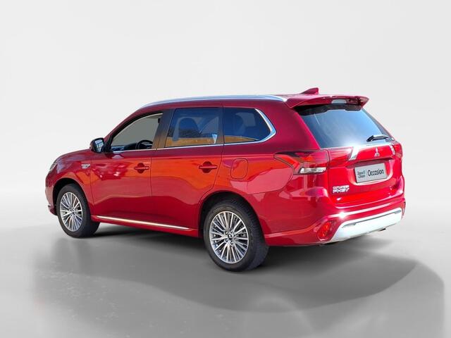 Mitsubishi OUTLANDER 2.4 PHEV Intense+ | LMV | 1500 kg Trekgewicht | Camera | Clima |