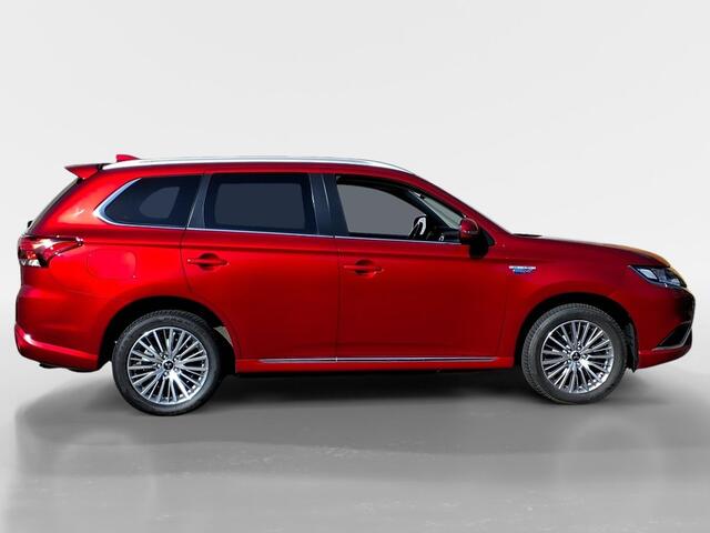 Mitsubishi OUTLANDER 2.4 PHEV Intense+ | LMV | 1500 kg Trekgewicht | Camera | Clima |