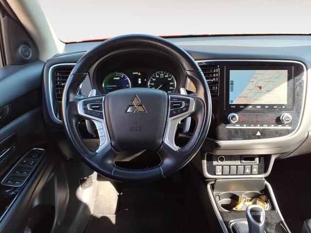 Mitsubishi OUTLANDER 2.4 PHEV Intense+ | LMV | 1500 kg Trekgewicht | Camera | Clima |