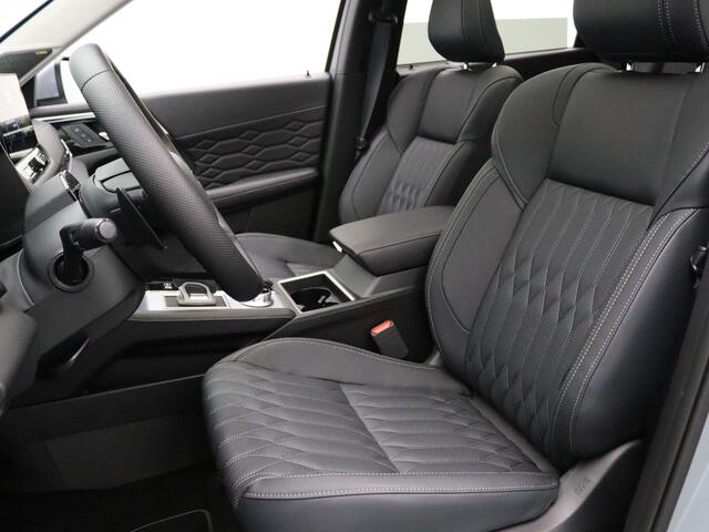 Mitsubishi OUTLANDER 2.4 PHEV Instyle Lederen bekleding | Navig | Rondomzicht Camera