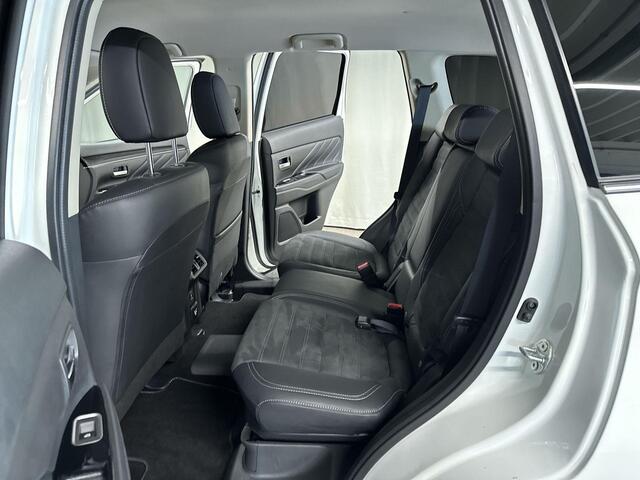 Mitsubishi OUTLANDER 2.4 PHEV Intense Automaat | Navi | Leder-alcantara bekleding