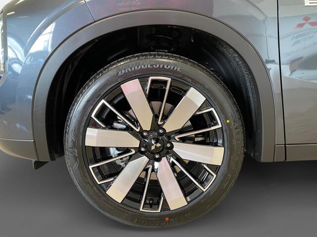 Mitsubishi OUTLANDER 2.4 PHEV First Edition | 3.000 EURO KORTING | SNEL LEVERBAAR | 8 JAAR GARANTIE |