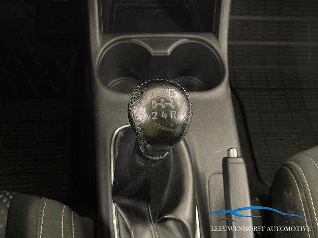 Mitsubishi OUTLANDER 2.0 benzine, cruise, camera, clima, stoelverwarming, trekhaak 1.600 kg