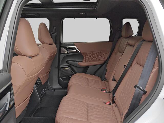 Mitsubishi OUTLANDER 2.4 PHEV Instyle+ | VAN ¤ 64.930,00 VOOR 62.930,00 | UIT VOORRAAD LEVERBAAR