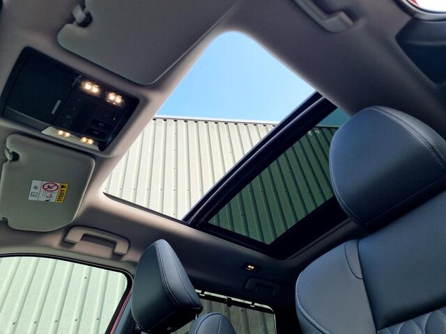 Mitsubishi OUTLANDER 2.4 PHEV Instyle / ¤3000,- Voordeel op nieuwprijs / Rijklaarprijs / Elektrische Range 86 KM WLTP / 1600 KG Trekgewicht / 8 Jaar fabrieksgarantie