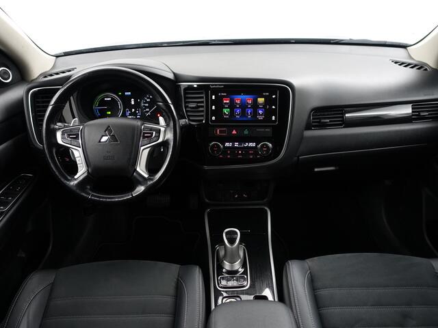 Mitsubishi OUTLANDER 2.0 PHEV Instyle+ Aut- Stuur/Stoelverwarming, Camera, Xenon Led, Trekhaak, Park Assist
