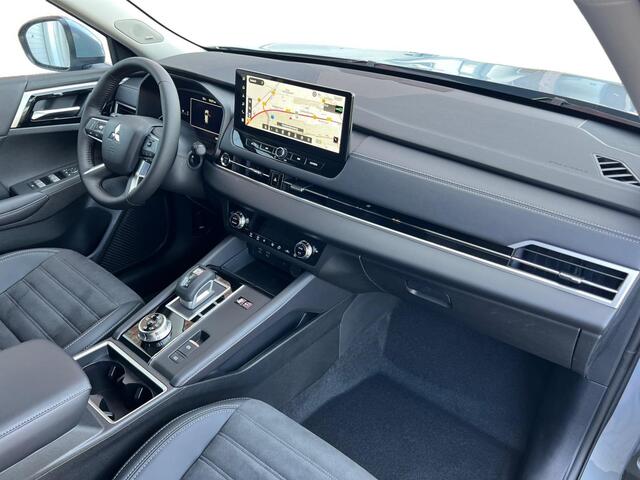 Mitsubishi OUTLANDER 2.4 PHEV First Edition | 2.000 EURO KORTING | SNEL LEVERBAAR | 8 JAAR GARANTIE |