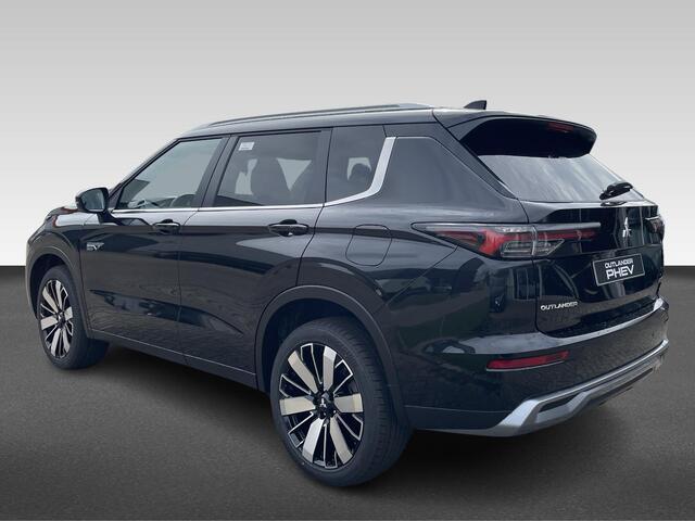 Mitsubishi OUTLANDER 2.4 PHEV First Edition Van ¤ 58.395,- voor ¤ 55.930,-