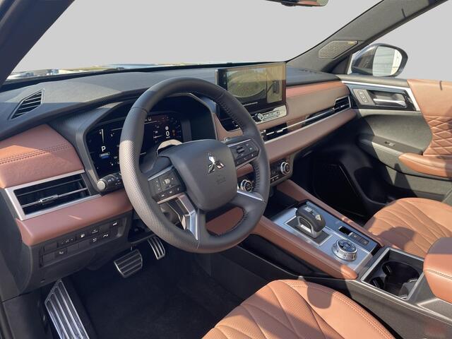 Mitsubishi OUTLANDER 2.4 PHEV Instyle+ Van ¤ 64.895,- voor ¤ 62.830,-