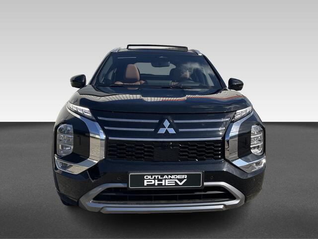 Mitsubishi OUTLANDER 2.4 PHEV Instyle+ Van ¤ 64.895,- voor ¤ 62.830,-